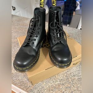 * WORN ONCE* Dr. Martens 1460 Leather Lace Up Boots